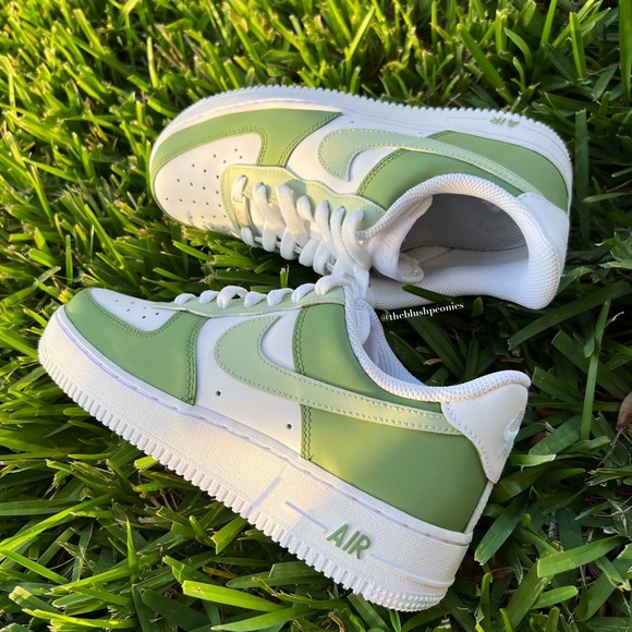 Nike Custom Painted Air Force 1 Low - Green NWT - Picture 3 of 4